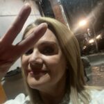 Erika Buenfil Instagram - Buen inicio de mes!!✌🏻#MAYO