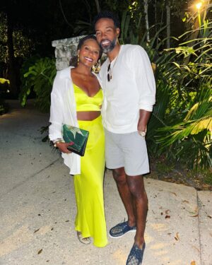 Tabitha Brown Instagram - From 8th grade sweethearts to high school enemies😂. Back together in 1998 and been rocking ever since❤️. 🙌🏾OOHHH GOD WE THANK YOU🙌🏾. We might celebrate this anniversary all month long and that’s our business 😂❤️. #bahamas #tabandchance #tabithabrown #chancebrown #happyanniversary