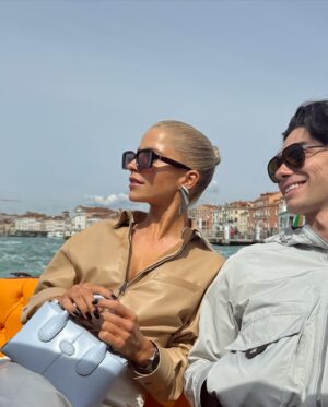 Caro Daur Instagram - Anzeige // ciao venezia 🇮🇹 had a blast at my first @labiennale wearing head-to-toe @tods #todsvenezia