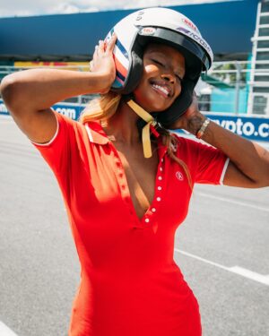Justine Skye Instagram - Had the best time at the F1 Miami Grand Prix with my @tommyhilfiger family. Was also such an honor to learn about and participate in the F1 Academy race! #TommyFamily @f1academy