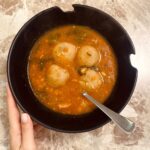 Mina Al Sheikhly Instagram - اليوم مطر و عواصف ⛈️

يعني لازم كبة حامض 🤤🍋‍🟩

اكلة عراقية نأكلها عادةً بالشتا و تتكون من كبة رز او برغل مع اللحم نسويها مع الشلغم " اللفت " و السلق و يا تكون بصلصة حمرة او صفرة 

اني استخدمت كبة جاهزة جبتها من @alrabat_sweets 
و المكونات بسيطة لتحضير الصلصة 

زيت، بصل، ثوم، سلق، شلغم، معجون طماطة ، عصير الطماطة ، ماء حار 
ملح، فلفل اسود ، بهارات مشكلة ، كبة ، حامض ( الليمون) 

و بالعافية 😋 

#myhappymoments #minasjourney #mypregnancyjourney #pregnancycravings 

تحبون كبة حامض