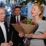 Valeriya Instagram - Я благодарю компанию "Chamovskikh" за многолетнюю дружбу, поддержку, роскошный подарок и сюрпризы для наших гостей. @chamovskikhjh и ещё раз всех своих друзей за потрясающий вечер, на котором мы с @misha_marvin  впервые публично исполнили нашу прекрасную песню . И этот праздник, благодаря вам, мои дорогие, навсегда останется в моей памяти.♥️🙏