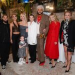 Valeriya Instagram - По эмоциональному подъему и количеству поздравлений в этом году полное ощущение, что отмечала юбилей.😄😜❤️ Концерт-трибьют перенесся на 3 октября, а с артистами, принимающими в нем участие, хотелось увидеться, ну и , конечно, со всеми близкими. Спасибо любимому @lamaree_restaurants restaurants за дружбу и гостеприимство. ❤️ 3 октября всех жду на @livearena.ru  Спасибо за образ @darya_dmitriewa и бессменной моей @mariachepchugova_mua ❤️