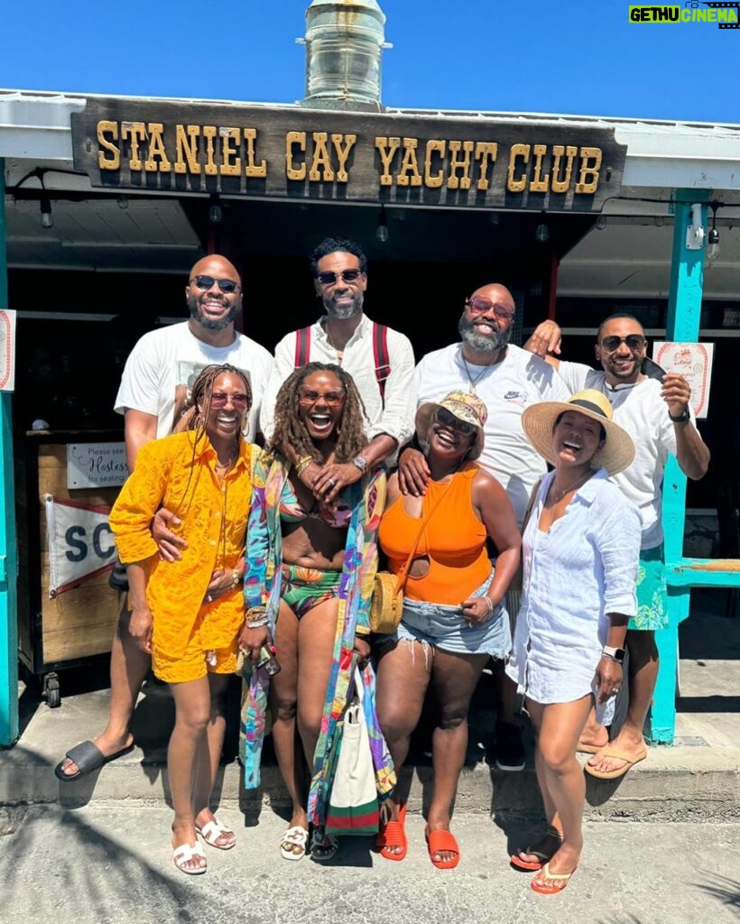 Tabitha Brown Instagram - Celebrating our anniversary with some of our favorite folks!! Thank yall so much for sharing this experience with us, we love yall!!! ❤️ @kevonstage  @mrskevonstage @catarah @losography @jontilleg @percydaggs #happyanniversary #bahamas #couples #fun #memories 
My bathing suit and coverup  @farmrio 
Sandals @gucci 
Faux locs @hairbyashnicole 
Sunglasses @chloe 
Half an ab from Abitha 😂💪🏾