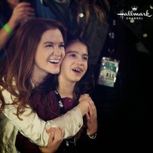Sarah Drew Instagram - Amelia’s @thesarahdrew search for her daughter’s biological father leads her to T.J. @juanpablodipace and a family she never thought possible. ❤️ Tune in to #BranchingOut, premiering tomorrow at 8/7c. #SpringIntoLove
