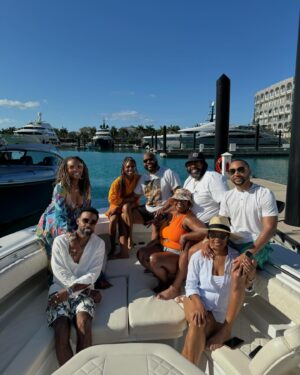 Tabitha Brown Instagram - Celebrating our anniversary with some of our favorite folks!! Thank yall so much for sharing this experience with us, we love yall!!! ❤️ @kevonstage  @mrskevonstage @catarah @losography @jontilleg @percydaggs #happyanniversary #bahamas #couples #fun #memories 
My bathing suit and coverup  @farmrio 
Sandals @gucci 
Faux locs @hairbyashnicole 
Sunglasses @chloe 
Half an ab from Abitha 😂💪🏾