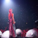 Jolin Tsai Instagram - 雨中即時生效的浪漫約會
#溫州四月雨
#uglybeauty2024finale溫州站 
#人間美人魚