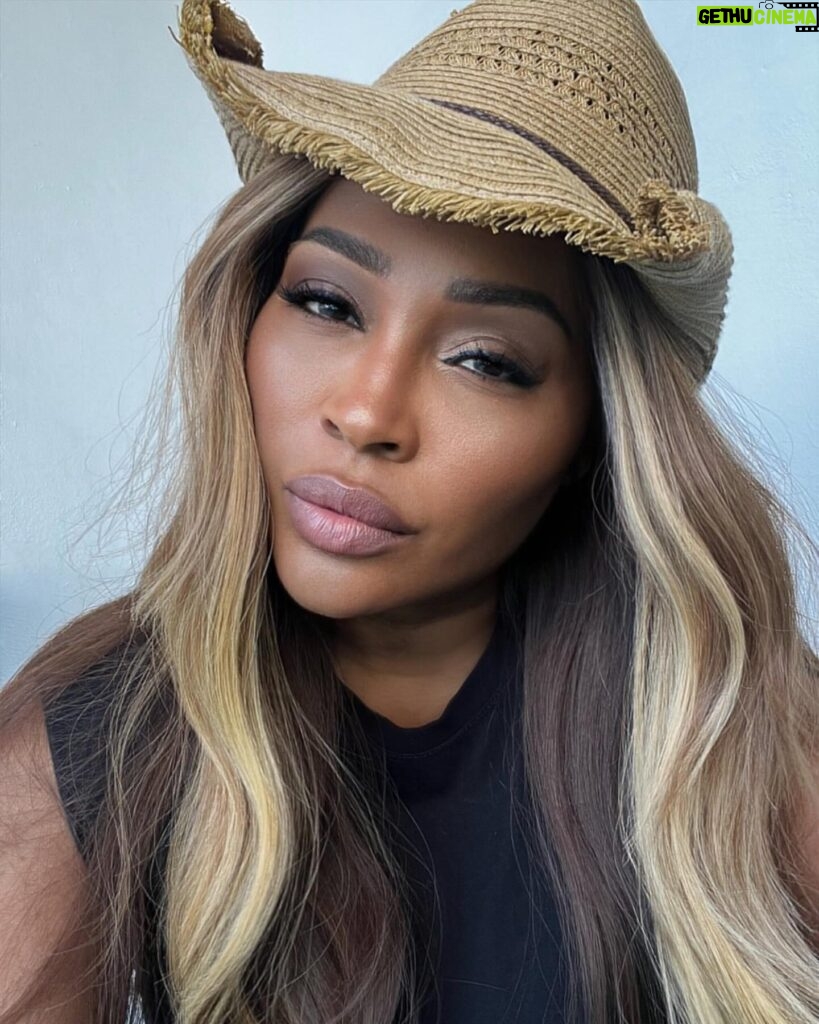 Cynthia Bailey Instagram - “ride with passion or not at all”.🤠