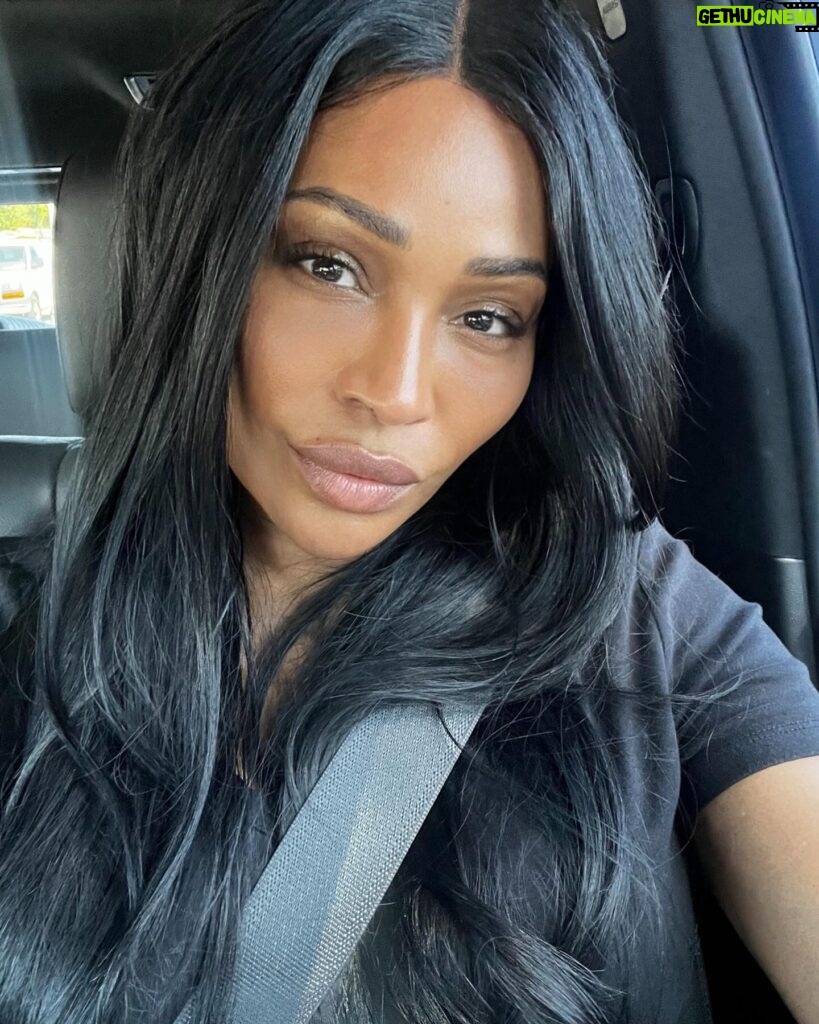 Cynthia Bailey Instagram - “& it’s a wrap!🎬
can’t wait to share this new movie with all of you. 
back in HOTlanta for a HOT minute. enjoying some quiet & peaceful ME  time in my happy place at Lake Bailey. 
there is truly no place like home.”🎣

#lakebailey
#cynthiabailey 
#positiveenergy 
#staythecourse 
#godswill 
#love
