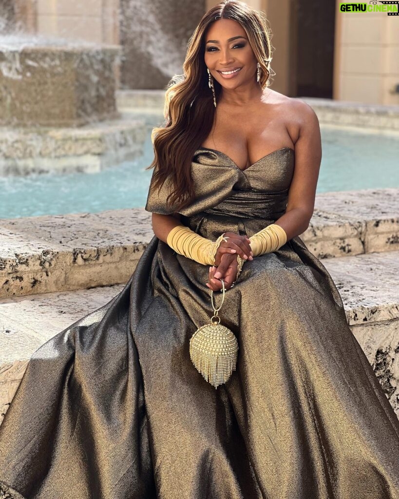 Cynthia Bailey Instagram - “sipping tea 4 a cause”.👑

@angelsforhumanityorg 

#teaforacause 

dress: @jovanifashions