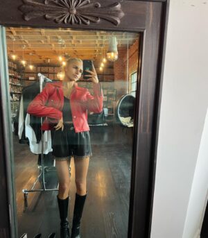 Caro Daur Instagram - chrome fittingsssss 👀 comment your fav 1,2,3,4,5 or 6?