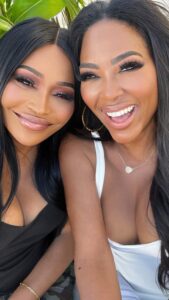 Cynthia Bailey Instagram - Is @kenya doing the most or do i need to do MOORE?🤣

#MiamiPoolDay ⛱️☀️🪭
#laughterisgoodforthesoul 
#rhoa