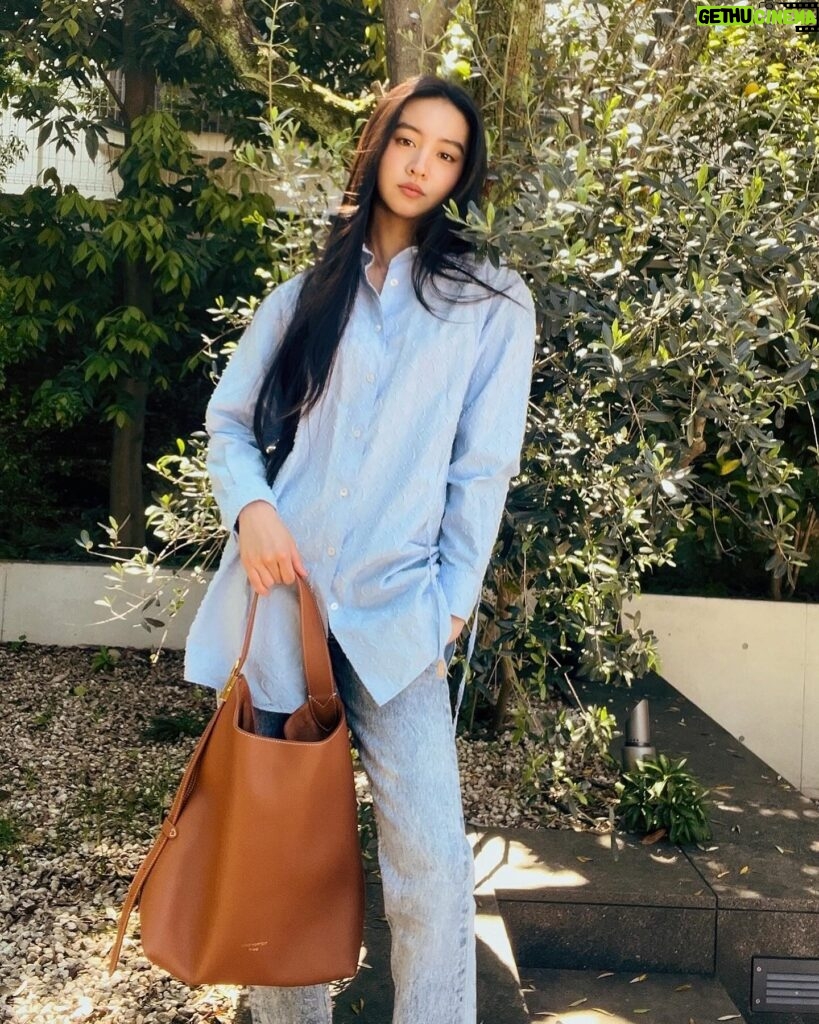 Kōki Instagram - Today’s outfit ✨🌱☀️ 

ロウキー　ホーボーMM バッグ
Shirt and bag merci  @louisvuitton 💗
#louisvuitton #LVfashion
