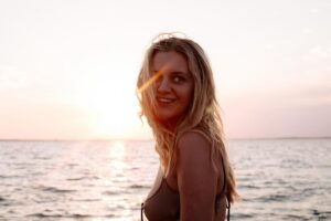 Kelsea Ballerini Instagram - this ain’t our first rodeo.

finishing up writing the album this week with friends, heroes, and sisters. send us your good vibes, will you? 🤍