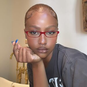 Justine Skye Instagram - going through the motions of i guess being blonde now?