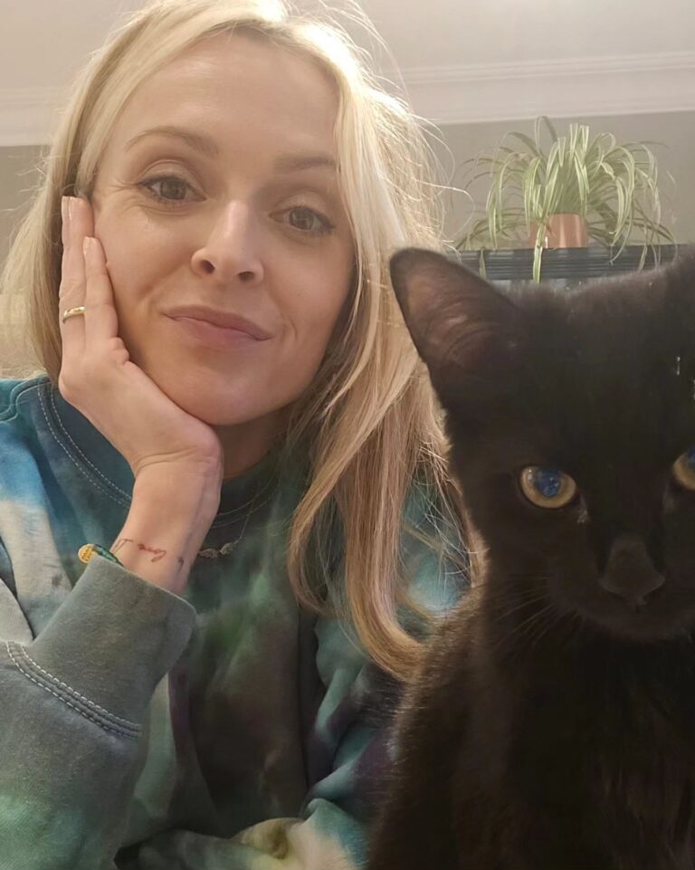 Fearne Cotton Instagram - I’m super excited to announce that I’m officially an ambassador for animal welfare charity @themayhew! You will have seen me talking about them a lot on here recently – I really think the work they do is amazing. I’ve adopted three cats from the Mayhew, most recently our gorgeous Super Frank, and I know the joy that a rescue animal brings to your life. The demand for the Mayhew’s services is skyrocketing at the moment and they need our support more than ever. So please, give them a follow and if you’re looking to add a dog or cat to you life, I urge you to check them out. And watch this space – we’ll be working together to make a real difference to dogs, cat and communities!
@themayhew ❤️