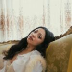 Mon Laferte Instagram - 🖤 Huele a peligro