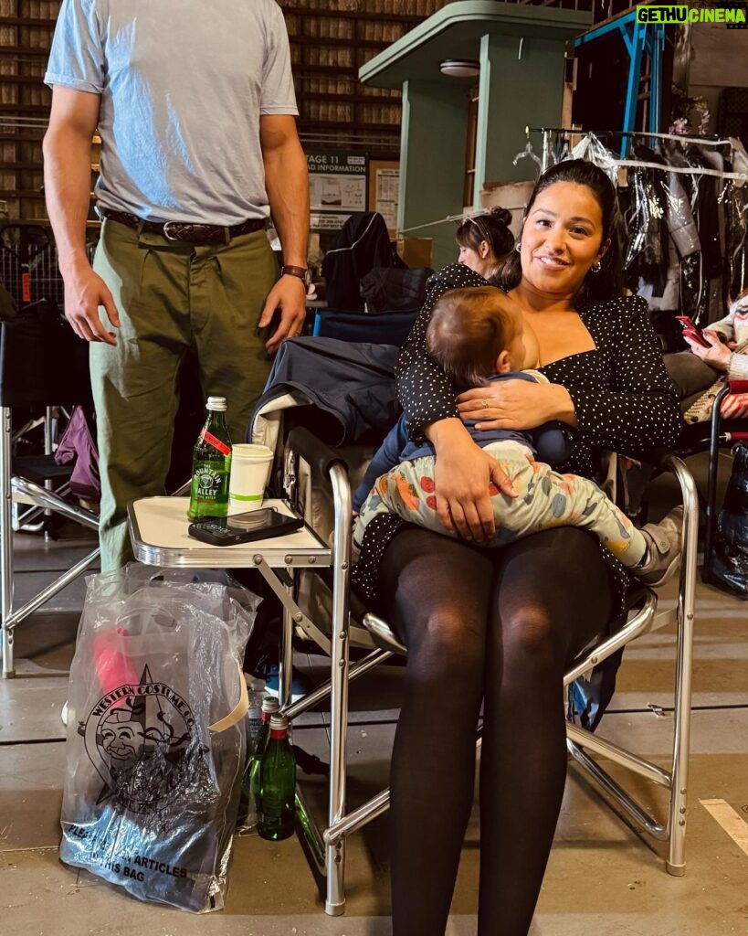 Gina Rodriguez Instagram - This season of @notdeadyetabc has been extra special. With extra special moments, an extra special cast and crew and tonight an extra special HOUR LONG SEASON FINALE. Tune in tonight on @abc YOUR SUPPORT MEANS THE WORLD TO ALL OF US. Charlie 😍 included.
