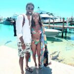 Tabitha Brown Instagram - Celebrating our anniversary with some of our favorite folks!! Thank yall so much for sharing this experience with us, we love yall!!! ❤️ @kevonstage  @mrskevonstage @catarah @losography @jontilleg @percydaggs #happyanniversary #bahamas #couples #fun #memories 
My bathing suit and coverup  @farmrio 
Sandals @gucci 
Faux locs @hairbyashnicole 
Sunglasses @chloe 
Half an ab from Abitha 😂💪🏾