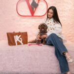 Kōki Instagram - ヴァレンティノ ガラヴァーニ “ロックスタッズ ペット”インストアイベント
ヴァレンティノ 銀座にて、 4月26日（金）～ 5月12日（日）まで開催です💗☺️ 
アムちゃんとのデート❤️

#RockstudPet
#ValentinoGaravani
@MaisonValentino