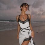 Rachel Cook Instagram - Back to the ocean this week to explore learn and play 😇