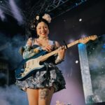 Mon Laferte Instagram - Terminamos el Tour por Latinoamérica y mi corazón no puede más de agradecimiento, en que momento pasó esto? Anoche en Nicaragua  mientras veía a las personas cantar pensé en lo bella que es la vida, con sus contrastes, a veces en la luz y otras en la oscuridad, pero vale la pena vivirla para atesorar momentos como el de anoche, gracias infinitas 
Gracias Guatemala, Nicaragua! 
Nos vamos ahora a USA 
Mañana celebramos mi cumpleaños en Chicago!!