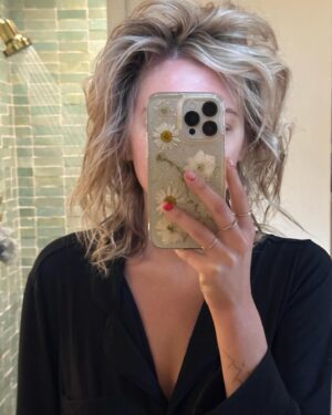 Kelsea Ballerini Instagram - you know i like my chicken fried