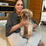 Susana Vieira Instagram - Nada melhor do que chegar em casa e ser recebida assim ❤️🥰🐶