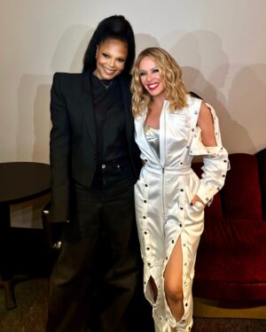 Kylie Minogue Instagram - LOVEEEED seeing you tonight @janetjackson 💓Thank you so much for coming to see me in Vegas 😘 (PS everyone lost their MINDS that you were here, and they are NOT the same 😂😘)