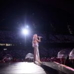 Jolin Tsai Instagram - 重慶煲 一心是來參加派對的！不是來看演唱會的
眼睛都不知道要放哪裡
一個比一個漂亮 出彩
#硬核般自得其樂的血液🩸
very proud of u 
謝謝重慶寶兩天不間斷的愛 🌶️🌶️🌶️
#喔辣辣辣
#uglybeauty2024finale重慶站