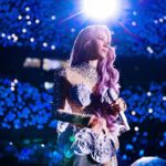 Jolin Tsai Instagram - 重慶煲 一心是來參加派對的！不是來看演唱會的
眼睛都不知道要放哪裡
一個比一個漂亮 出彩
#硬核般自得其樂的血液🩸
very proud of u 
謝謝重慶寶兩天不間斷的愛 🌶️🌶️🌶️
#喔辣辣辣
#uglybeauty2024finale重慶站