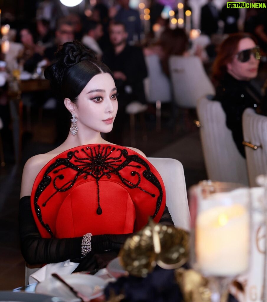 Fan Bingbing Instagram - As-salamu alaykum! 

Grateful to be named the EMIGALA 2024 Fashion Icon of the Year 🌟

Dress: @andreabrocca Alta Moda 2024 Spring Summer; coordinated by @wishgui3 
High Jewels: @dhamani1969 
HMU: @_christopherbu_ @huyiyin8 
Photography: @mengqiangfan 
PR & Management: @jerseychong @amanetuerdi_ 
Special thanks to @theemigala @royalseaentertainment @slsdubai