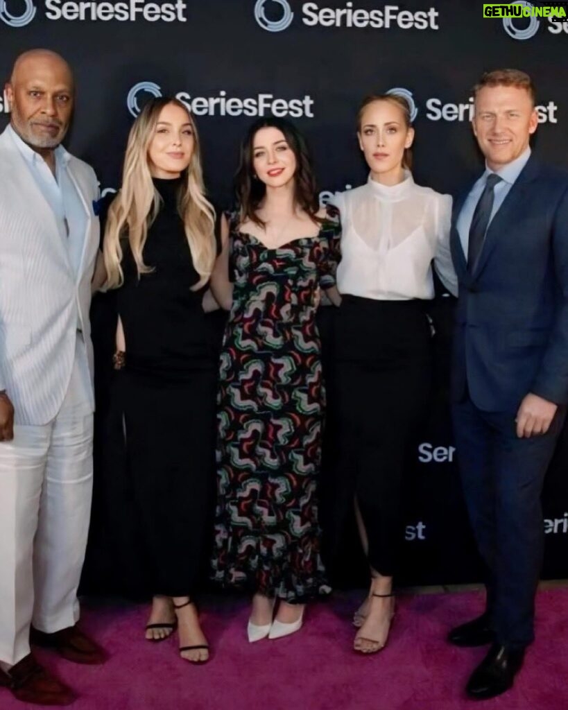Camilla Luddington Instagram - @seriesfest with the family! 💕💕💕💕💕