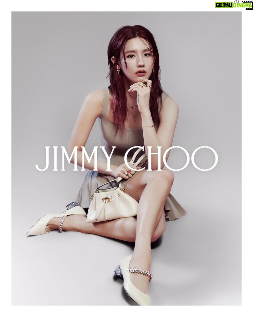 Cho Mi-yeon Instagram - #jimmychoo #jimmyChooCinch #지미추
Introducing the new @JimmyChoo Summer 2024 campaign