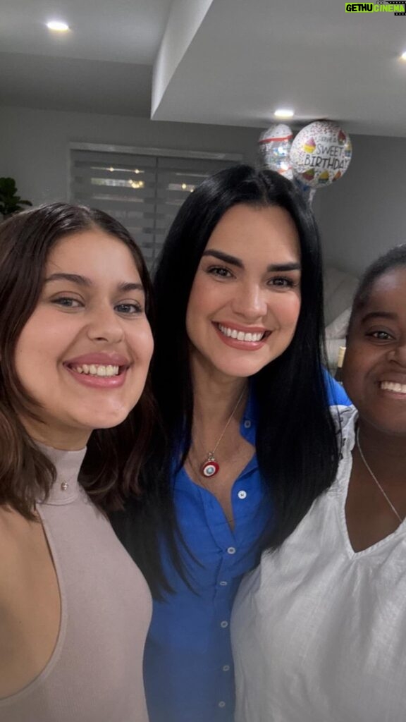 Scarlet Ortiz Instagram - No te puedes perder este episodio con la bella Scarlet Ortiz, actriz que ha llegado a las pantallas de cada uno de nosotros. Gracias @ortizscarlet por aceptar nuestra invitación ha sido un placer tenerte con nosotros. 😍🥳😍🥳