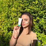 Rabia Soytürk Instagram - Her anı dolu dolu yaşamak ama cildimin ihtiyaçlarını da unutmamak benim için çok önemli✨ Cilt bakım rutinimde en sevdiğim ürünlerden ikisi tabi ki bitkisel içerikleri ve nazik formülasyonarı ile @propiaturkiye  den🤍 #işbirliği