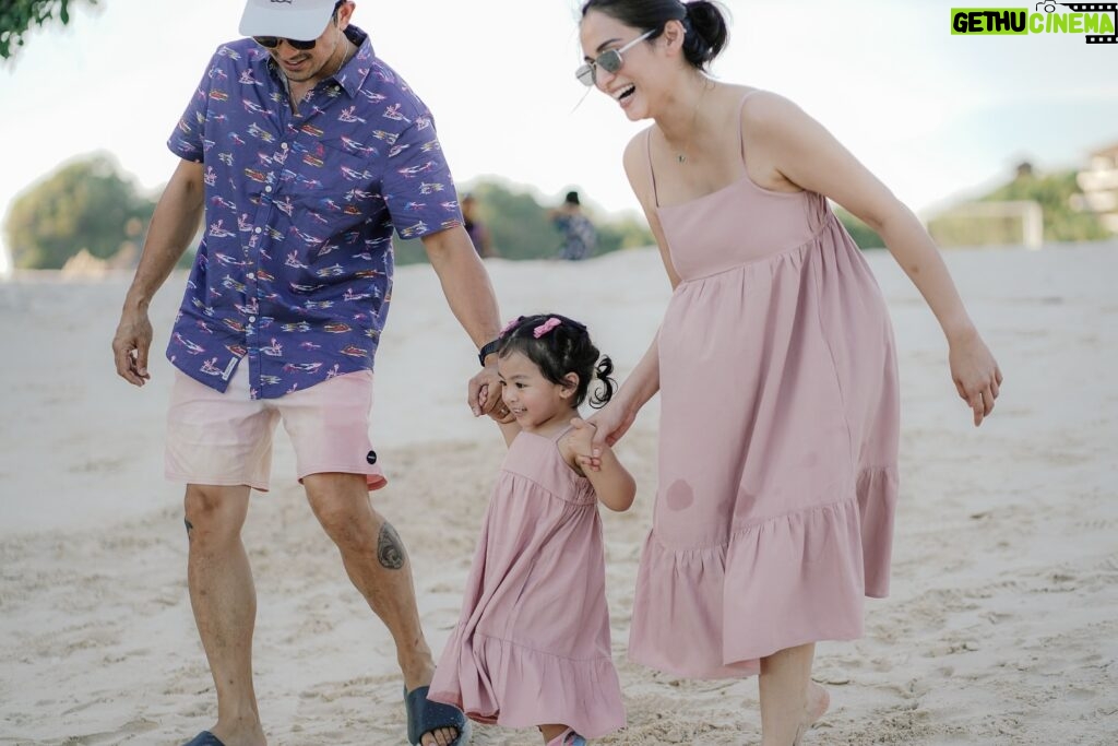 Jennylyn Mercado Instagram - Family time will always be the best time 🥰💖 #dylanjaydeho #ohana

📸 : @donniemagbanua
