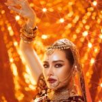 Rhatha Phongam Instagram - โอมชะโอมมหาระรวย ให้เทอระทดระทวย จะแสกคาถาให้เทอ..... 🔥❤️ #ญาญ่าญิ๋ง ขอบคุณทีมงาน ทีมหน้าผม ทีมชุด เสกได้ภายใน 1 วัน ปั้นคอนเทนท์กัน 5 ชั่วโมว สนุกมากกกกก ขอบคุณนะคะ @partymakeup @upbert_makeup @fayy_fayy @junesunshine @mod1kanokwan @studio_kori_bkk @natasharental ❤️❤️❤️❤️❤️❤️