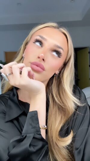 Madi Monroe Instagram - grwm 🫧🤍 #grwm #makeup