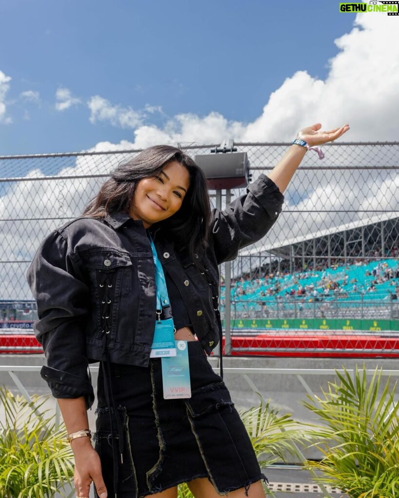 Chanel Iman Instagram - Perfect date at F1 in Miami 🏎️💨 Thank you @fiatusa  for inviting us to the trophy house to watch the race #fiat500e