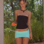 Rachel Cook Instagram - Would u like some papaya?