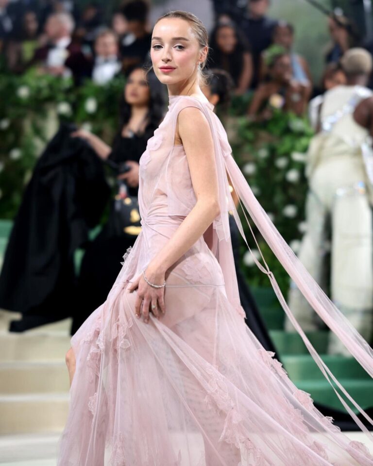 Phoebe Dynevor Instagram - What an absolute honour to attend The Met wearing custom @victoriabeckham. It was a DREAM to watch her and her incredible team create this dress in time for this epic night 🌸 thank you @nicky_yates thank you @gertielowe @charlottetilbury @sofiatilbury @davidvoncannon