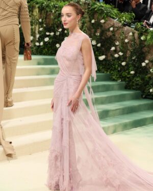 Phoebe Dynevor Instagram - What an absolute honour to attend The Met wearing custom @victoriabeckham. It was a DREAM to watch her and her incredible team create this dress in time for this epic night 🌸 thank you @nicky_yates thank you @gertielowe @charlottetilbury @sofiatilbury @davidvoncannon