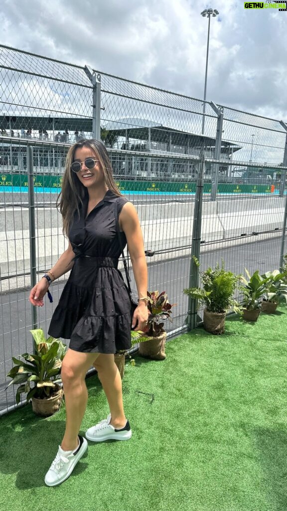 Clarissa Molina Instagram - #F1MGPPartner Amo esto, tanto que hasta de gira me iría! 😜 La @F1mia estuvo on fire y aún más porque ganó a quien le iba! Muy merecido Lando Norris! 🔥🔥🔥👏🏼👏🏼👏🏼 Hasta la próxima! 
#YourRaceMiami ready pa ti! 🏁🏎️