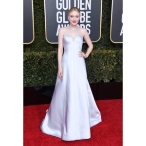 Dakota Fanning Instagram - #goldenglobes 💎 Thank you @armani for the dress of my dreams! #GiorgioArmaniPrive