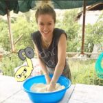 Burcu Biricik Instagram - Hayal ettiğimiz tatil (?) Gerçekte olan 👻 
Anane (biliyorum anneanne) evine gelince durumumuz bu 🎈🥳