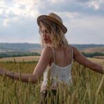 Burcu Biricik Instagram - 🌾 🌾 🌾 .
.
.
Photo by @skunkkie