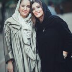 Sahar Dolatshahi Instagram - اکران فیلم “رضا” موزه سینما با ستاره جانم👭