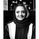 Narges Mohammadi Instagram - به دعوت دوست عزیزم سمیرا حسن پور به چالش عکس سیاه سفید 
من هم 
لاله اسکندری 
علی اوجی 
کمند امیر سلیمانی 
میترا حجار 
کوروش تهامی
دعوت میکنم♥️
#در خانه می مانیم