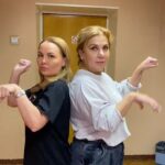 Marina Fedunkiv Instagram - Когда вам с подругой понравился один и тот же парень 😂
@tatyanamorozova 
#маринафедункив #федункив #реальныепацаны #комедия #юмор #прикол #ржака #вайн #смешноевидео #танцы #федункинмаклауд #пожилойблоггер